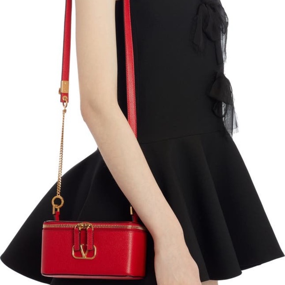 😊SOLD😊 Valentino Garavani Black V-Logo Leather Vanity Case Bag - Picture 11 of 11